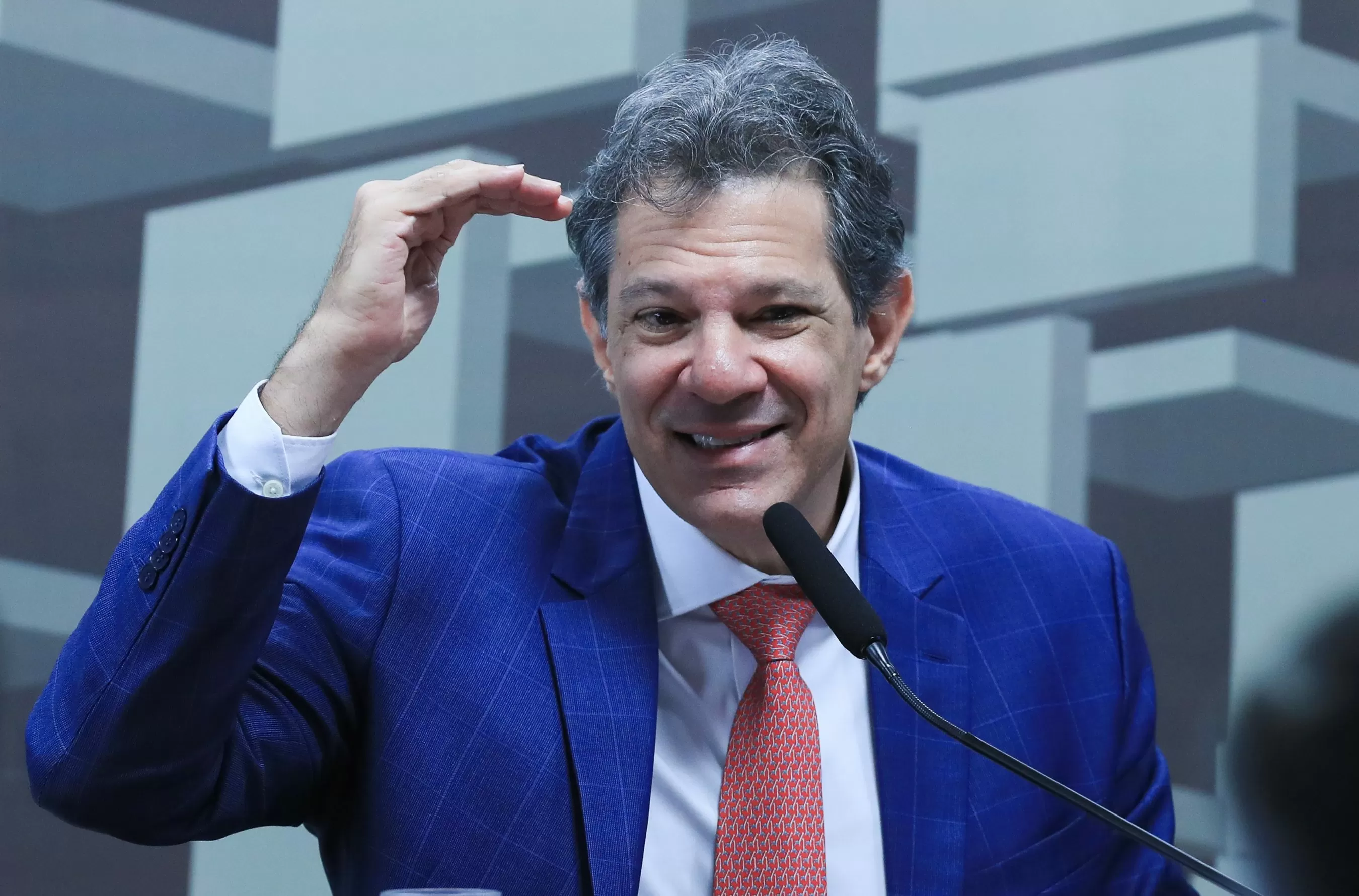 Mercado digere possível saída de Haddad da Fazenda