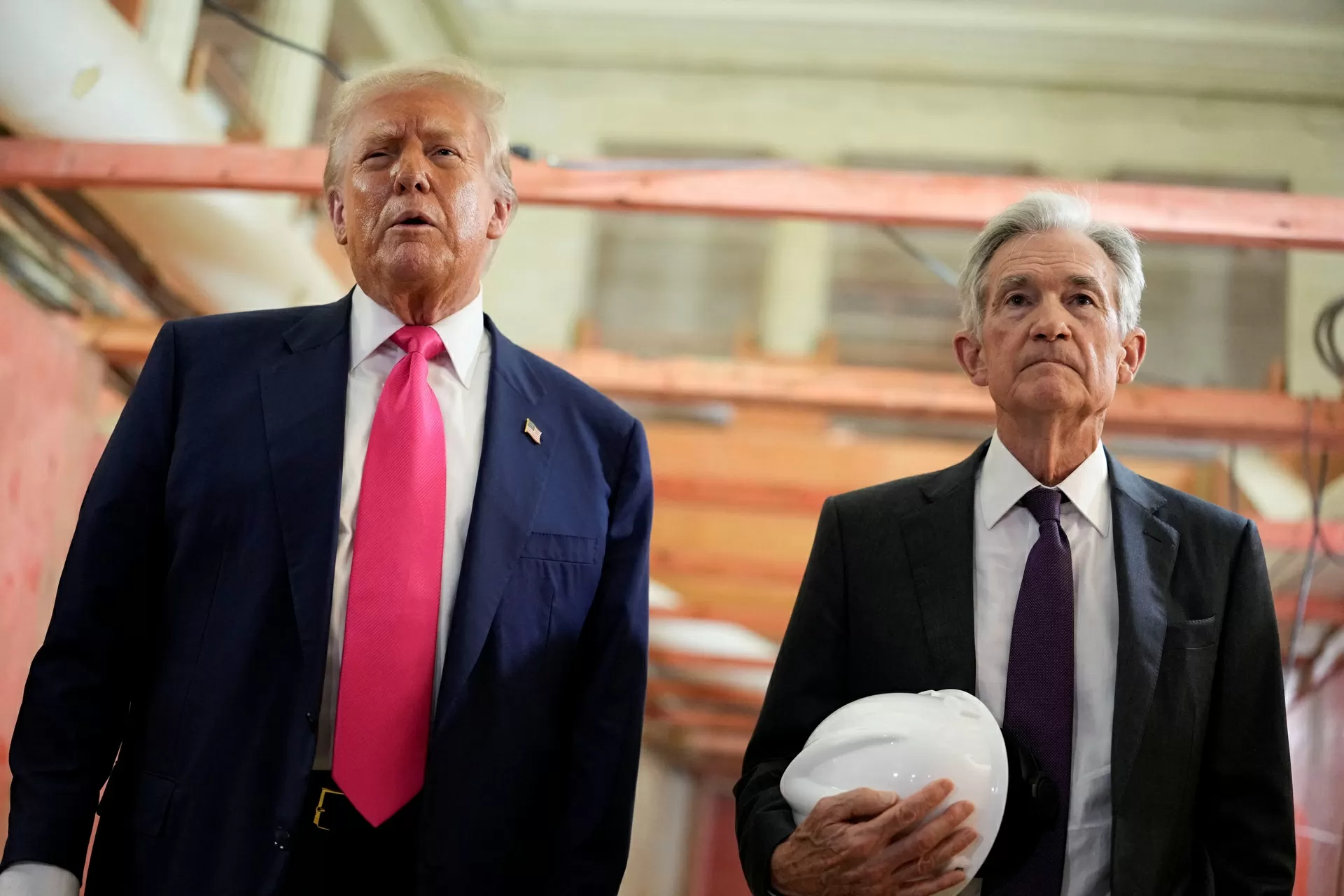 Trump ameaça processar Powell, do Fed, e anunciará seu substituto em janeiro