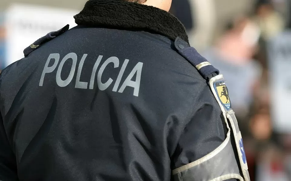 Sindicato dos oficiais da PSP critica suspensão do controlo de fronteiras no aeroporto de Lisboa