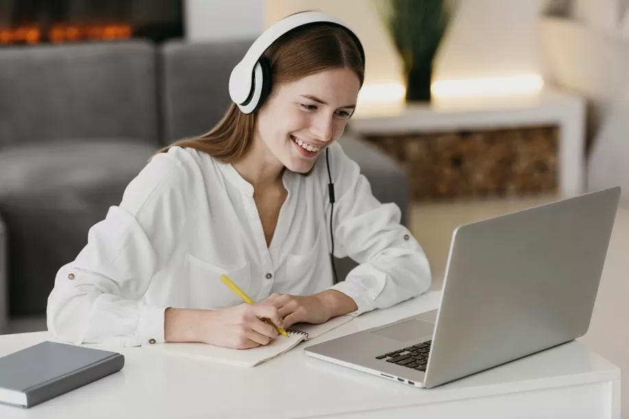 Janeiro puxa mercado digital com transações 24% acima da média do ano, aponta Hotmart