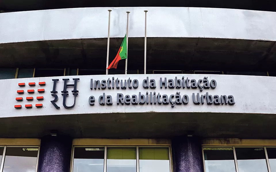 IHRU, IMT, AIMA, SNS e Segurança Social lideram o volume de reclamações no Portal da Queixa
