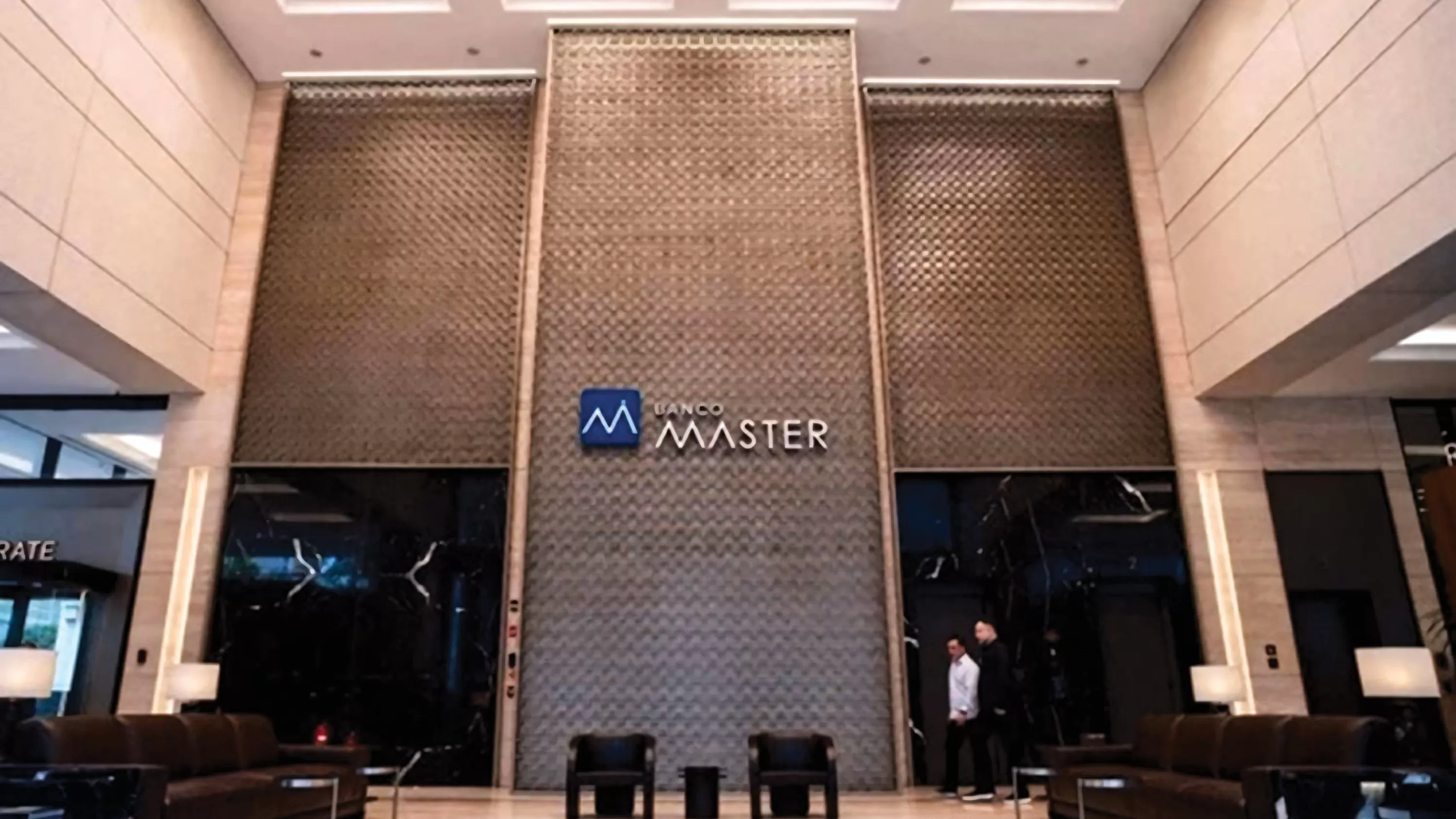 FGC inicia ressarcimento de clientes do Banco Master, mas app enfrenta falhas