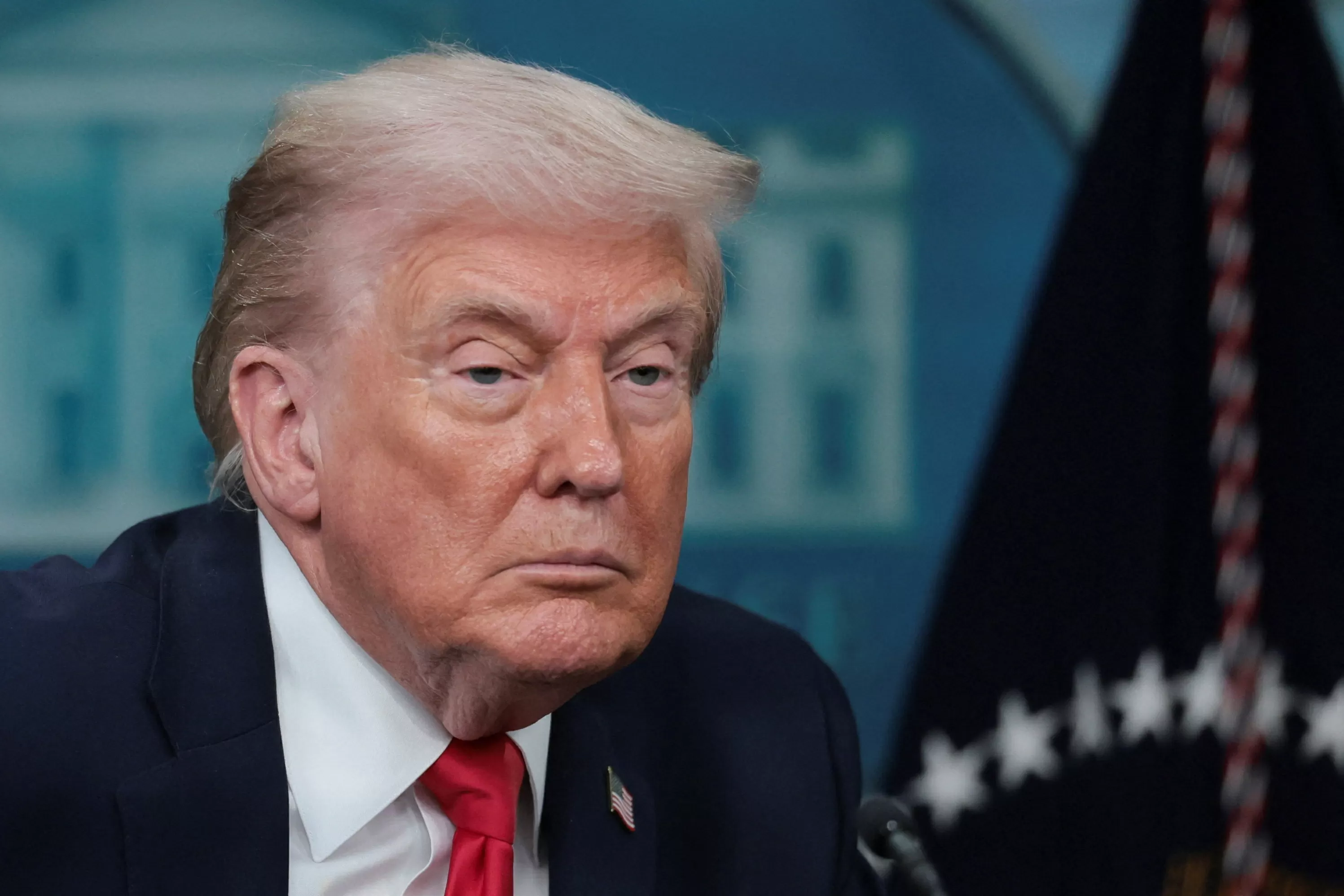 As tarifas de Trump realmente machucam — mas apenas quando ele de fato as impõe