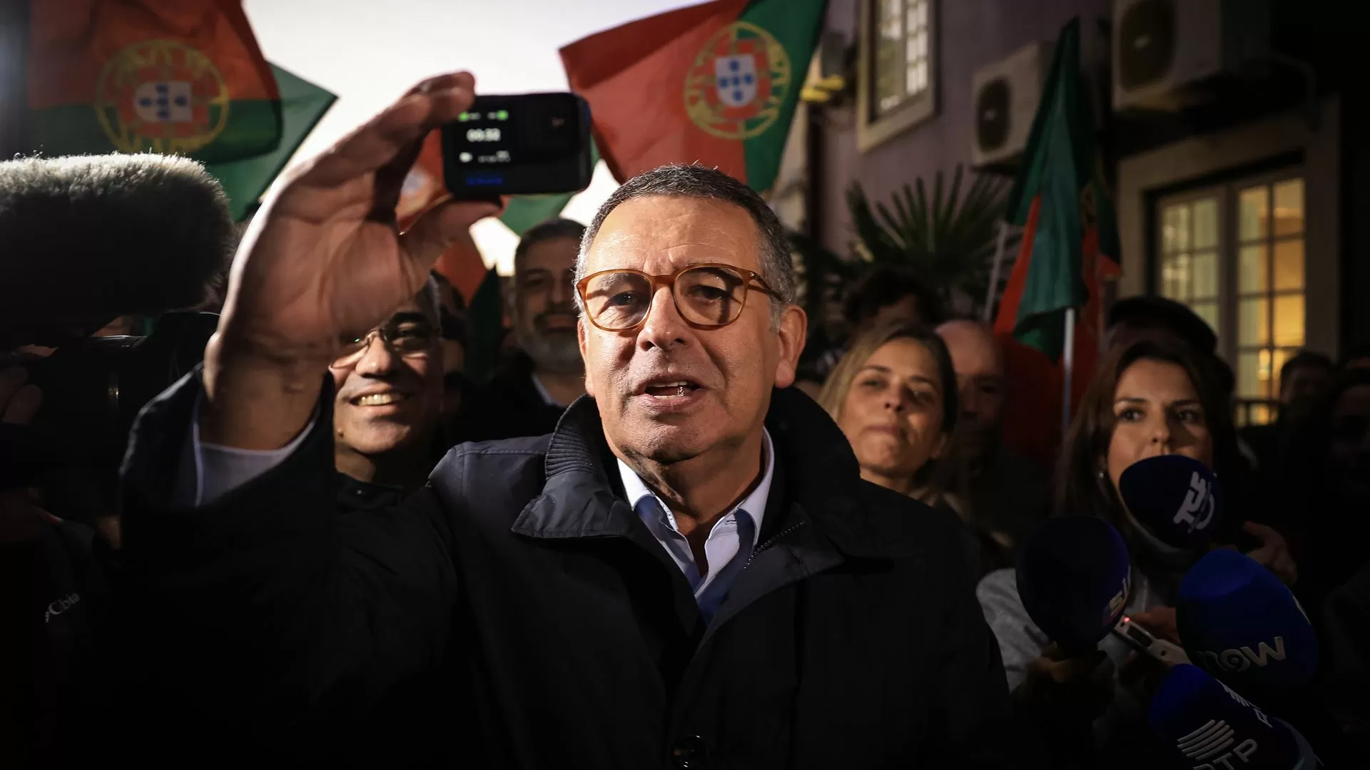 Seguro recusa comentar eventuais apoios e vinca que "segurança e defesa" são prioridades