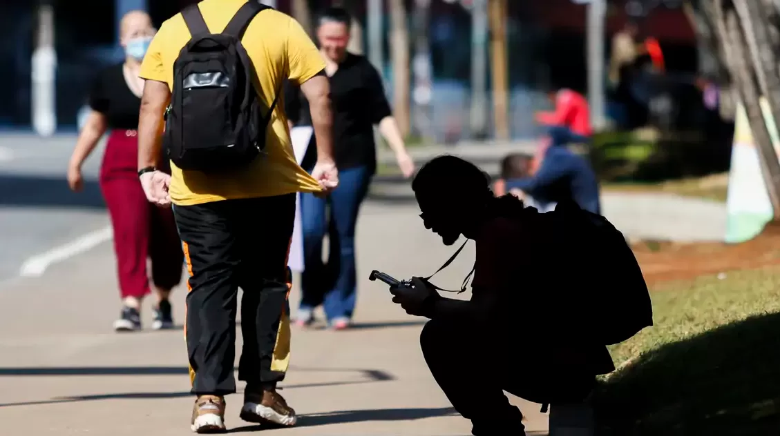 Desemprego cai de novo, ocupação e renda sobem: mercado de trabalho está aquecido