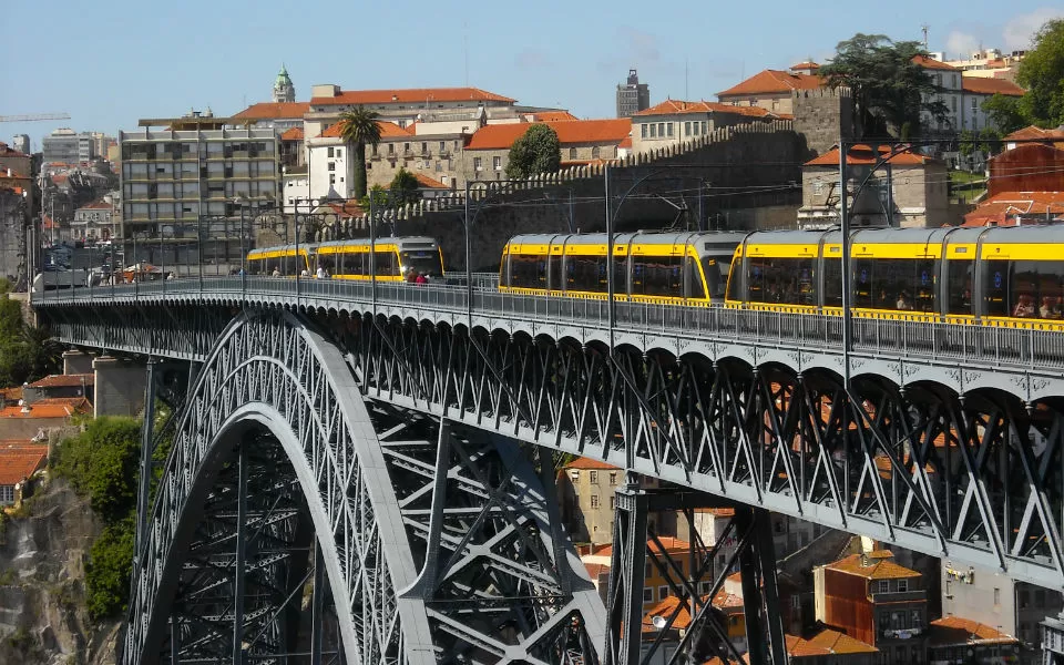 Linha Rosa do Metro do Porto estará operacional até março de 2027