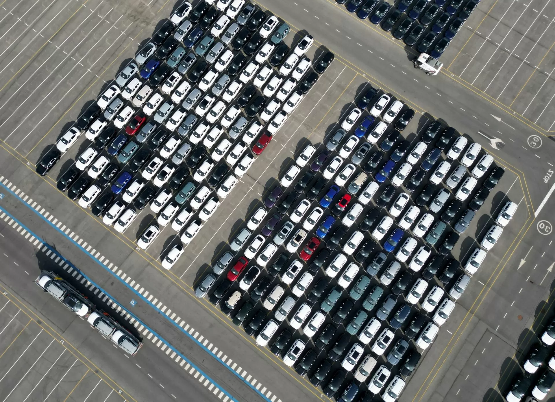 Índia reduzirá tarifas sobre carros para 40% em acordo comercial com UE, dizem fontes