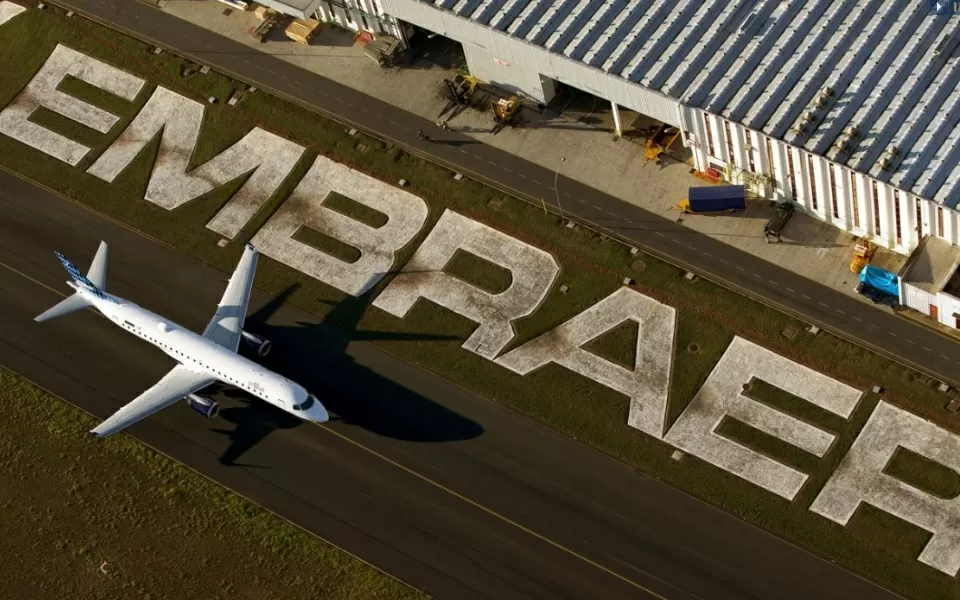 Brasileira Embraer anuncia parceria com a Índia para instalar produção no país
