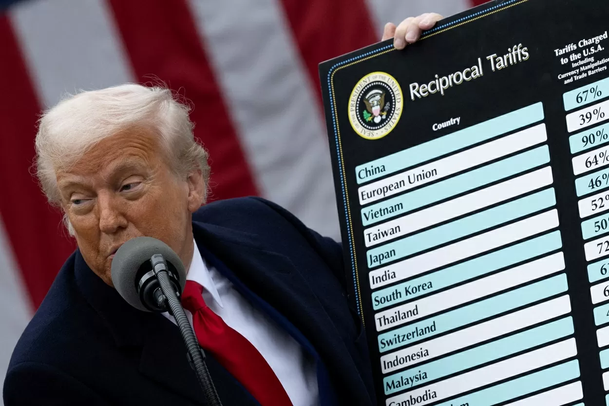 Trump adia até janeiro de 2027 aumento de tarifas sobre móveis e armários de madeira