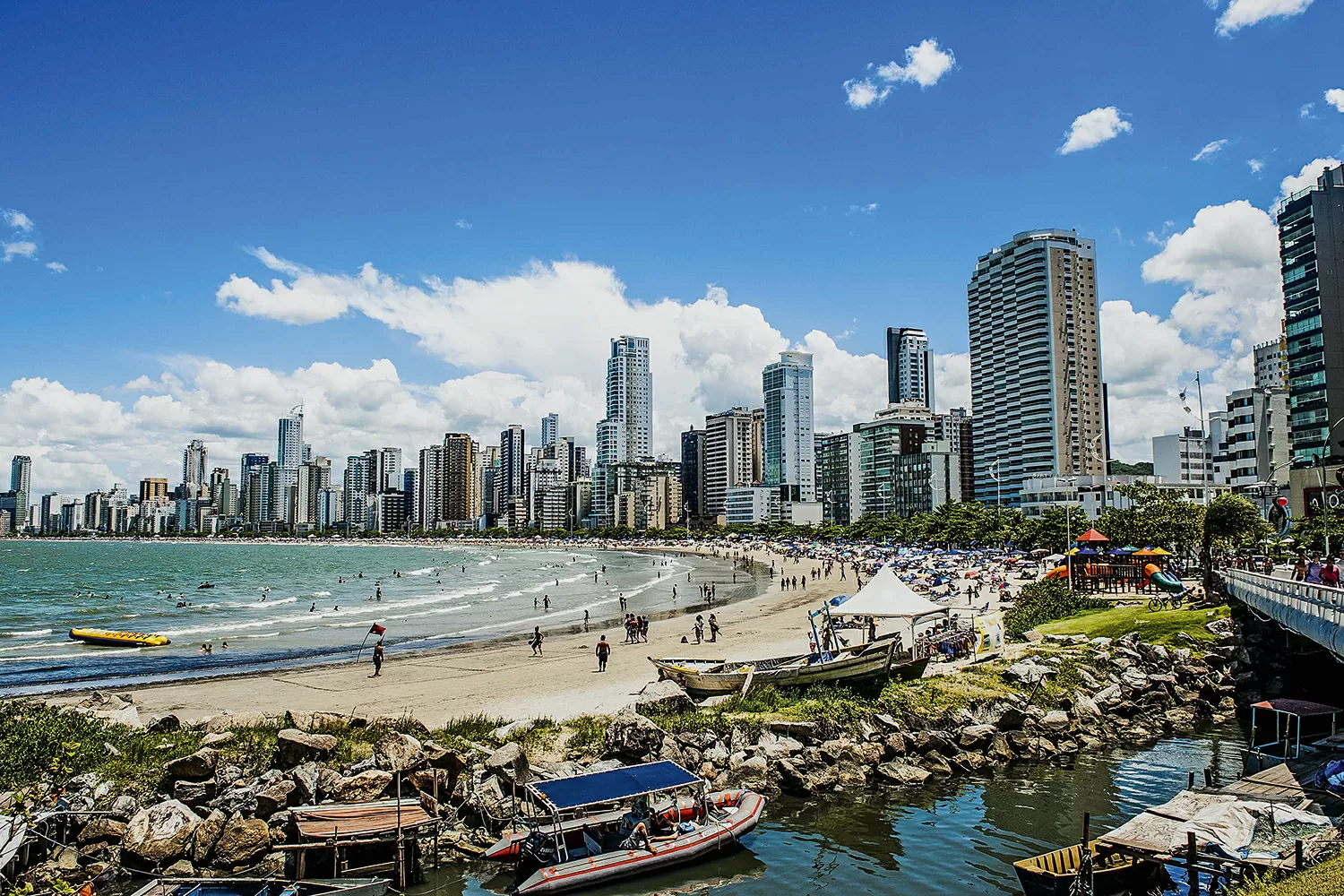Faixa litorânea de SC vira 5ª força imobiliária do Brasil com R$ 13,4 bi