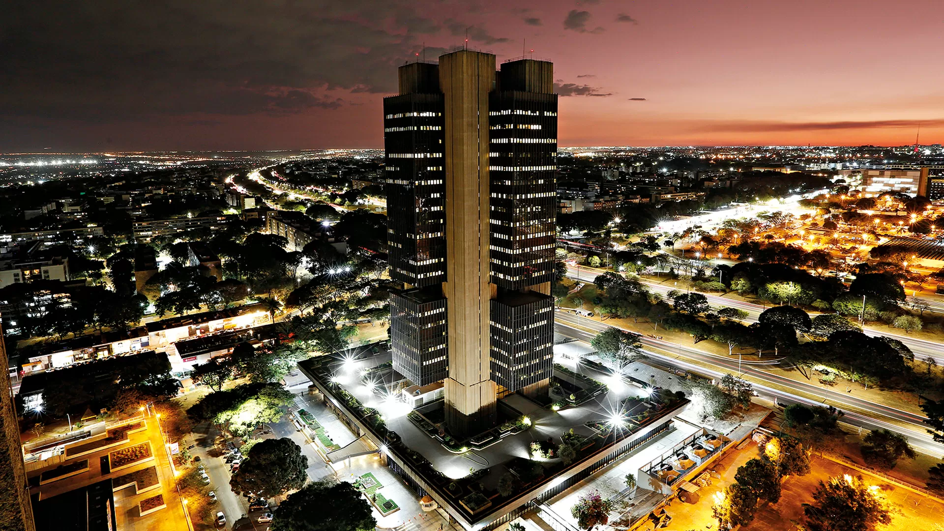 Banco Central mantém Selic em 15% ao ano pela quinta vez seguida, mas prevê corte em março