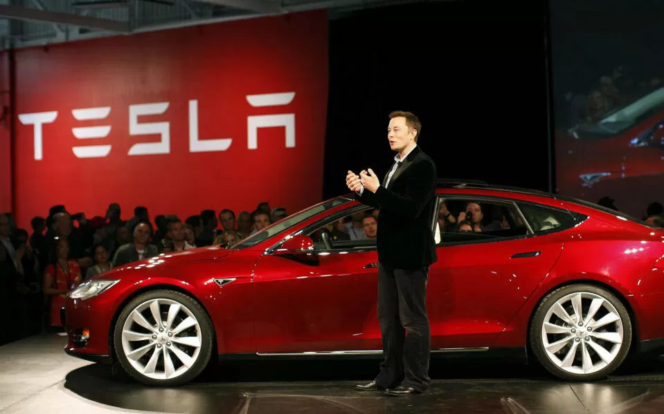 Lucros da Tesla caem 26% no quarto trimestre