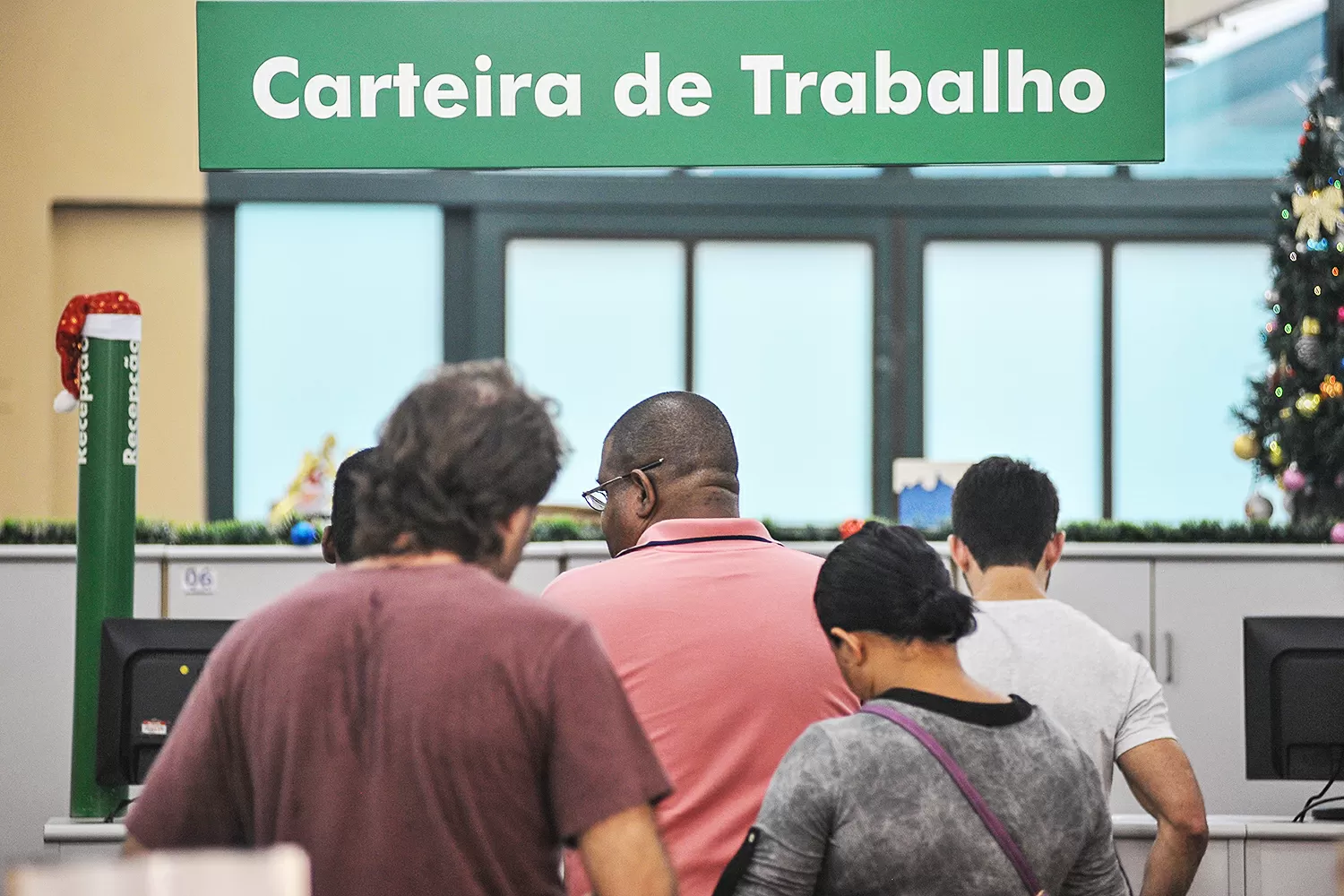 Contratar CLT ou PJ: o que está em jogo na disputa que vai além do salário