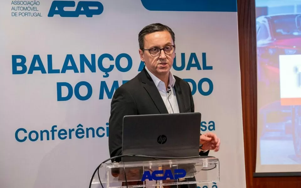 ACAP critica falta de “política clara” do Governo na rede de carros elétricos