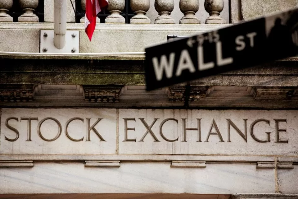 Wall Street fecha sessão com Nasdaq a liderar as perdas