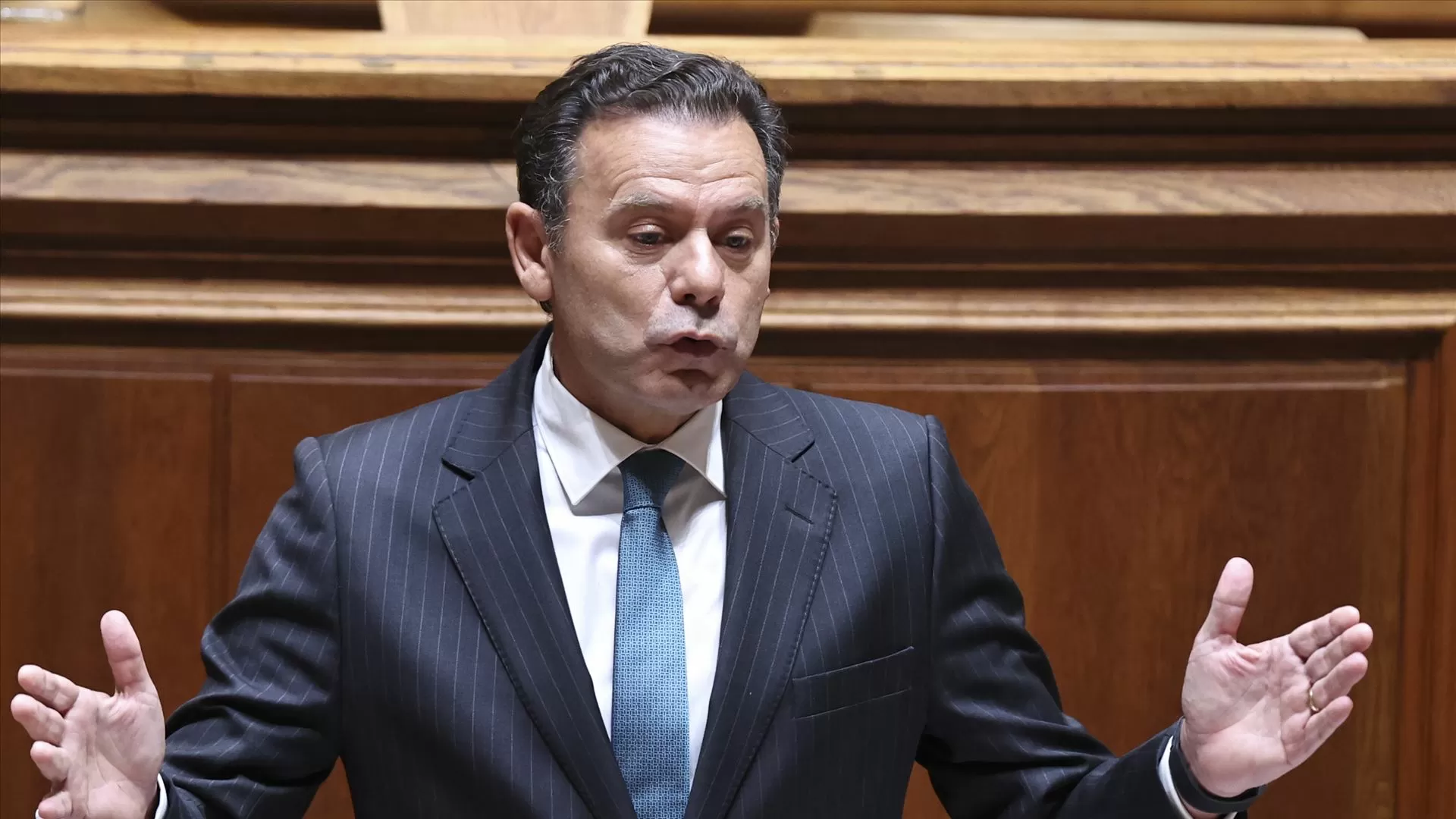Montenegro avisa que alargamento de apoios a municípios não pode ser "leilão"