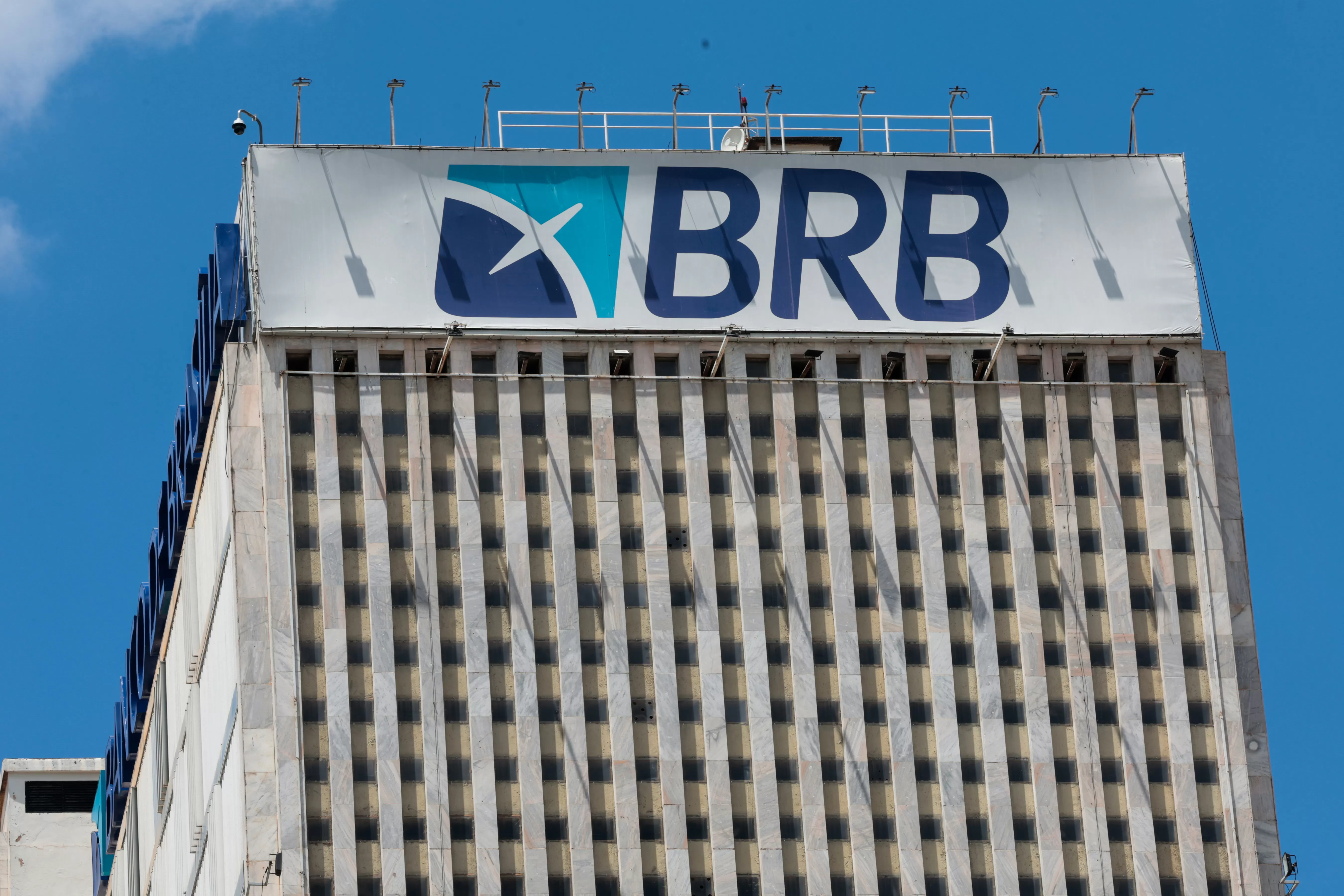 Conselho de administração da Caixa Econômica avalia riscos de incorporar BRB, diz jornal