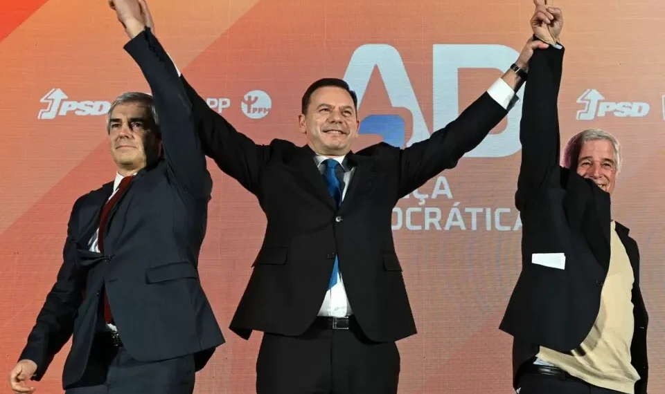 Legislativas: AD propõe descida transversal gradual do IRC até 17% e Estado a pagar a 30 dias