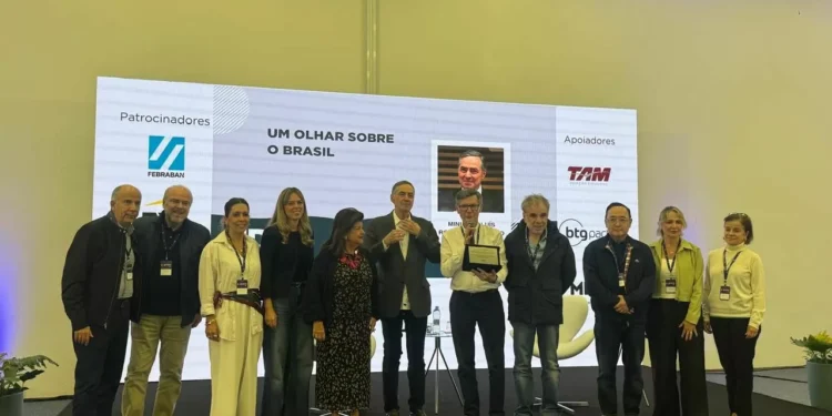 A primeira agenda de Barroso após aposentadoria do STF