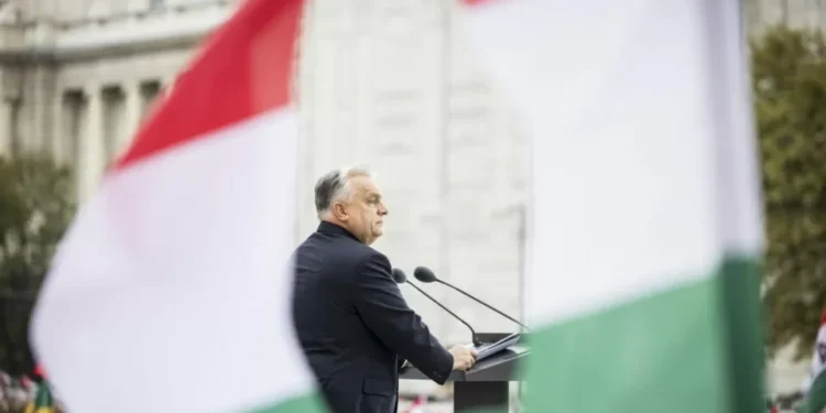 Orbán admite contornar sanções dos EUA contra petrolíferas russas