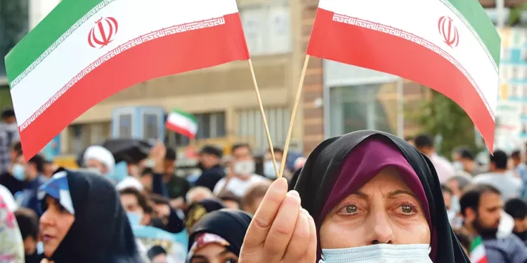 Irão anuncia falência de um dos maiores bancos privados do país