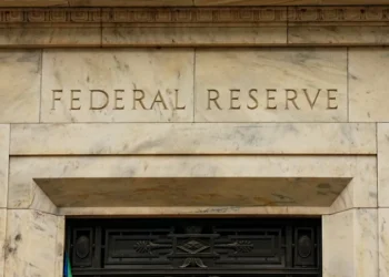 Dividido e sem a bússola de dados, Fed mantém incerteza sobre próximos passos