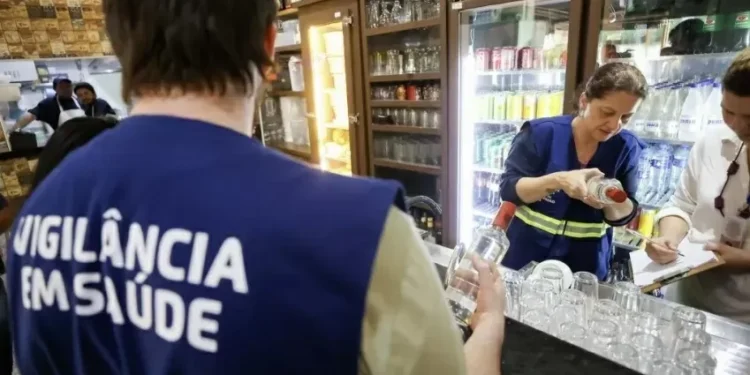 Crise do metanol derruba vendas de bares e restaurantes em setembro; veja números