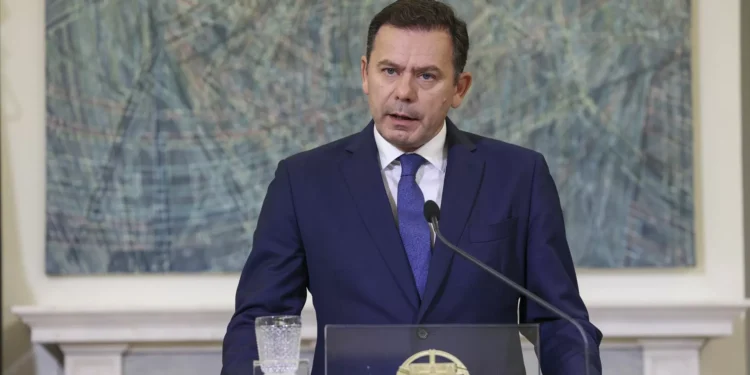 “Não queremos portugueses de ocasião”: Montenegro aplaude nova lei da nacionalidade