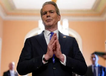 Bessent anuncia finalistas para presidente do Fed; decisão deve sair até fim do ano