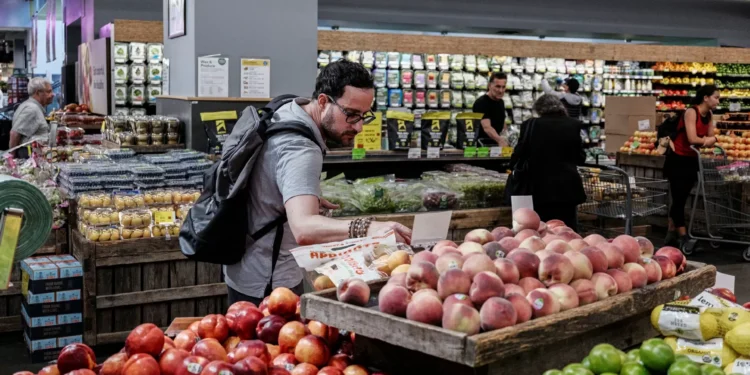 Inflação CPI nos EUA deve seguir elevada em setembro em meio ao repasse de tarifas