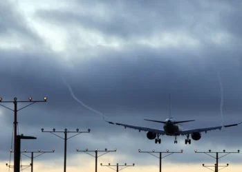 Demanda aérea global sobe 6,6% em outubro e setor projeta expansão para a alta temporada