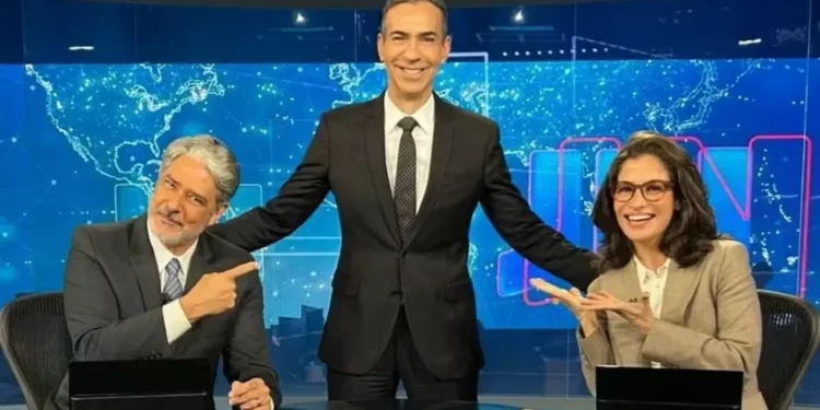 Elogios e aplausos: veja como foi o último ‘Boa Noite’ de William Bonner no Jornal Nacional