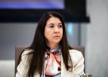 Ex-diretora do Fed deixou cargo sob investigação por violação ética, dizem documentos