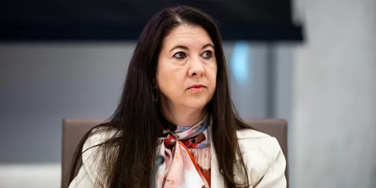 Ex-diretora do Fed deixou cargo sob investigação por violação ética, dizem documentos