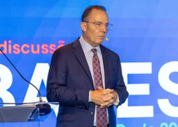 ‘Onda’ de produtividade: IA é esperança para risco fiscal e envelhecimento global