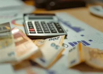 Pico da inadimplência ficou para trás? Projeção indica queda, mas alerta para dívida