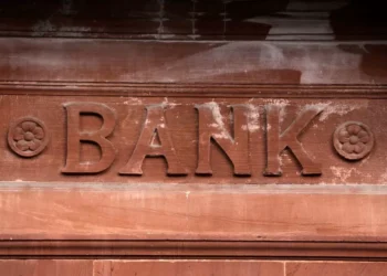 Quais as diferenças entre bancos múltiplos, médios e digitais? 