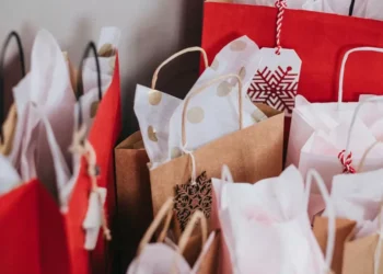 Inadimplência e juros altos podam otimismo do varejo para Black Friday e Natal