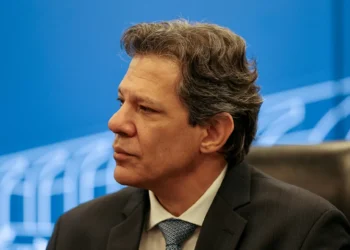 Haddad diz que taxa Selic tem que cair diante de uma melhora em dados de inflação