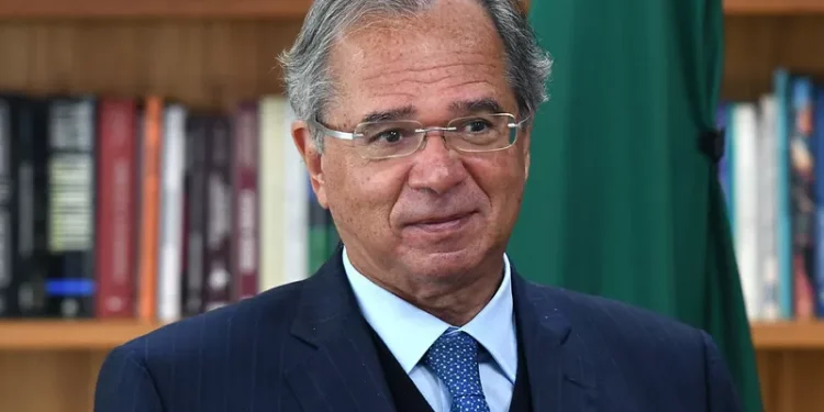 ‘O Brasil, com 2 mandatos, fazendo a coisa certa, ia embora’, diz Paulo Guedes