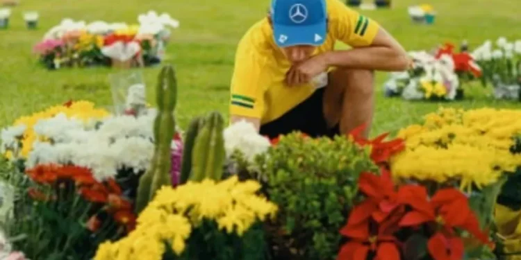 Piloto italiano Kimi Antonelli visita túmulo de Senna antes do GP de São Paulo