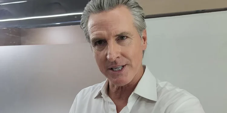 VÍDEO: Na COP30, governador da Califórnia desafia Trump e pede: ‘Confiem nos EUA’