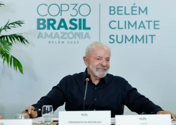 Ibovespa mantém recorde em dia de início de COP30