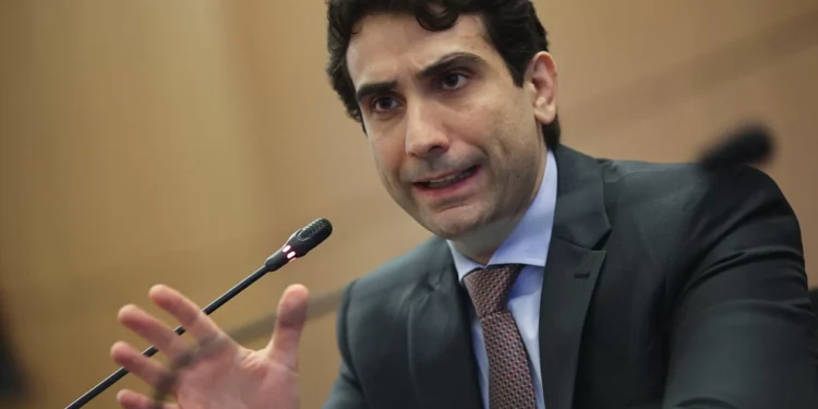 Galípolo: BC ainda está insatisfeito com nível da inflação; defende juros restritivos