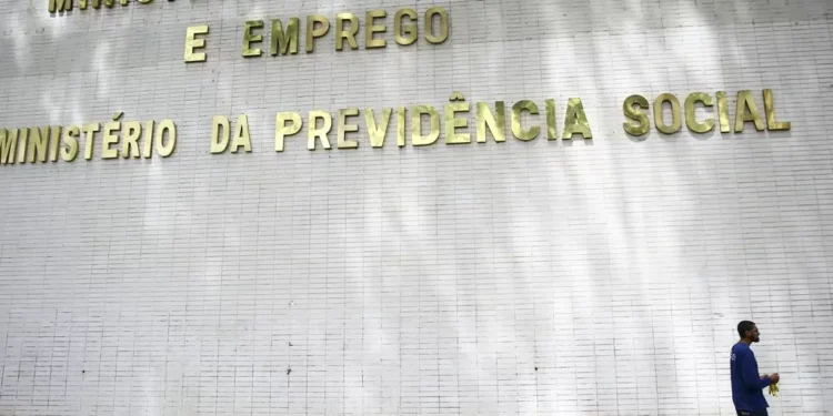 Mulheres ganham 21% menos que os homens no setor privado, segundo relatório do Ministério do Trabalho