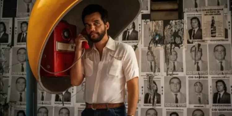 Filme O Agente Secreto chega aos cinemas em todo o país