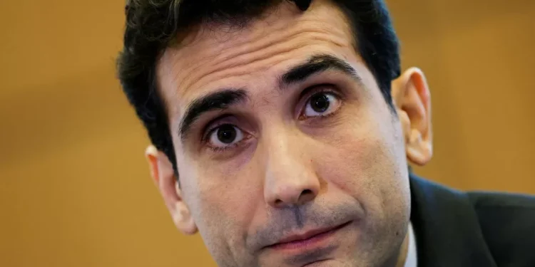 Galípolo diz que poupança é “Robin Hood às avessas” e apoiada na desinformação