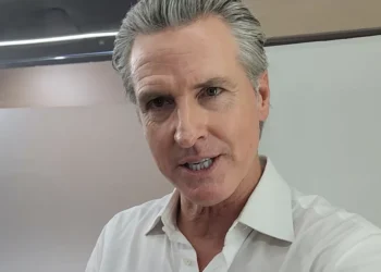 VÍDEO: Na COP30, governador da Califórnia desafia Trump e pede: ‘Confiem nos EUA’