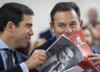 Sondagem coloca AD com 38,5%, PS a subir e Chega a cair