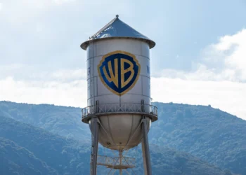 Paramount oferece US$ 108,4 bilhões para comprar ações da Warner ameaçando acordo com a Netflix